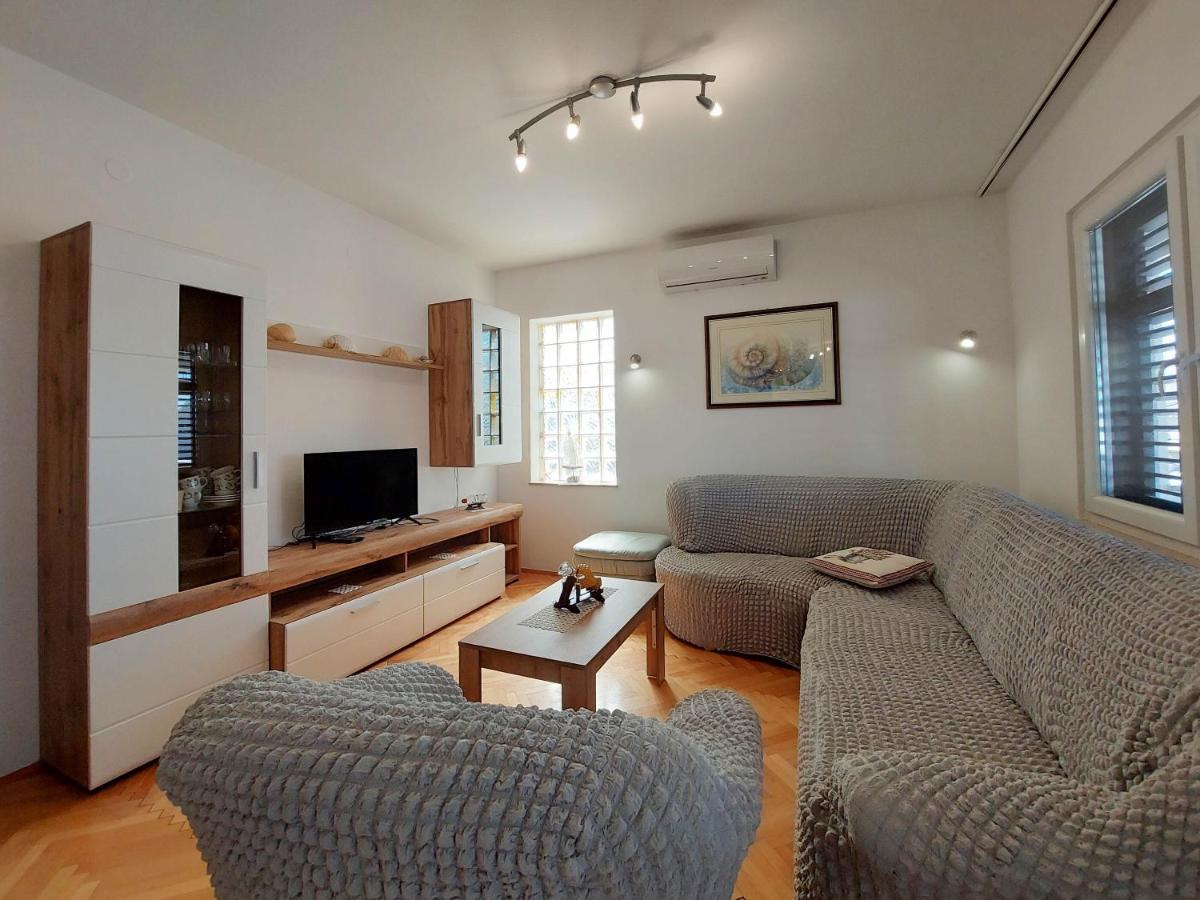 Apartment Neda Punat Esterno foto